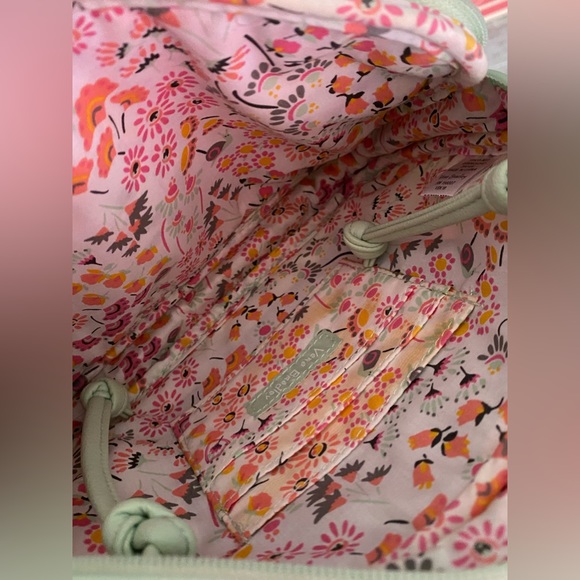 Vera Bradley Bundle (C182) - Picture 7 of 16